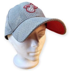 🔥 New Era Miami Heat NBA Hat – Grey/Red (M/L) 🏀🧢